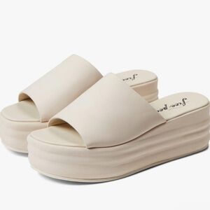 FREE PEOPLE🔥  Harbor Platform Sandal
Vanille US 11 ONLY ✅